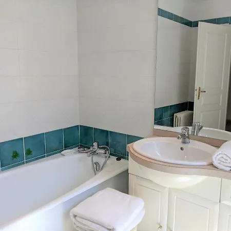 Du Poids Public Logis Hotell