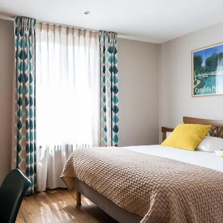 מלון Du Poids Public Logis Saint-Félix-Lauragais