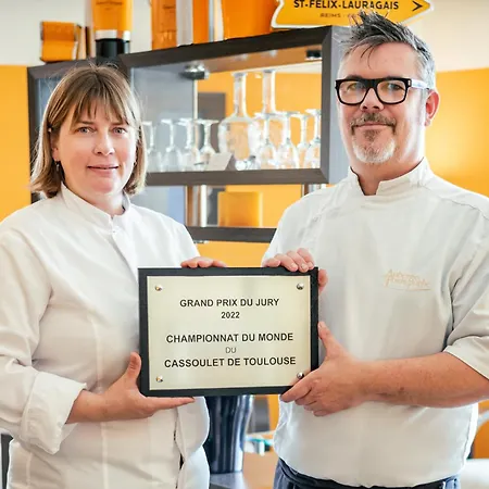 Du Poids Public Logis מלון Saint-Félix-Lauragais