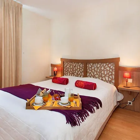 Du Poids Public Logis 酒店 圣费利克斯－洛拉盖