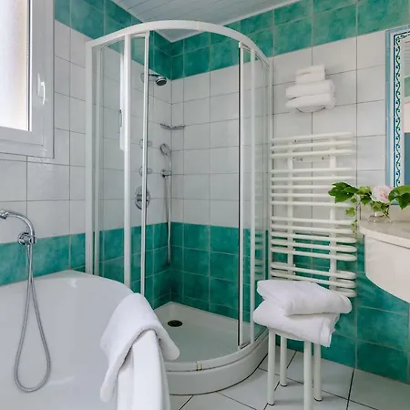 Hotel Du Poids Public 3*